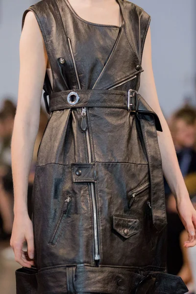 Look 8